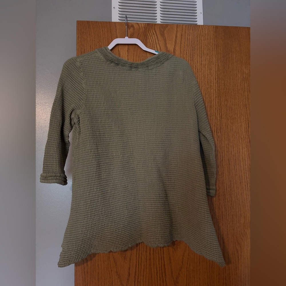 Textured Green Top - Picture 3 of 3